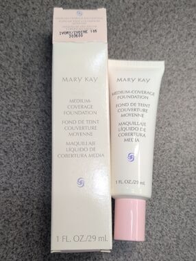 Mary Kay Medium-Coverage Foundation - Ivory 105